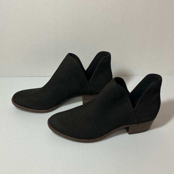 Journee Collections Leather Pointed Toe Boots 8.5M - Picture 1 of 7